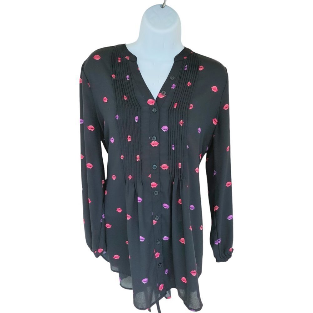 (408) Melissa McCarthy Seven7 Lips Print Pintuck Button Down Top Size Small